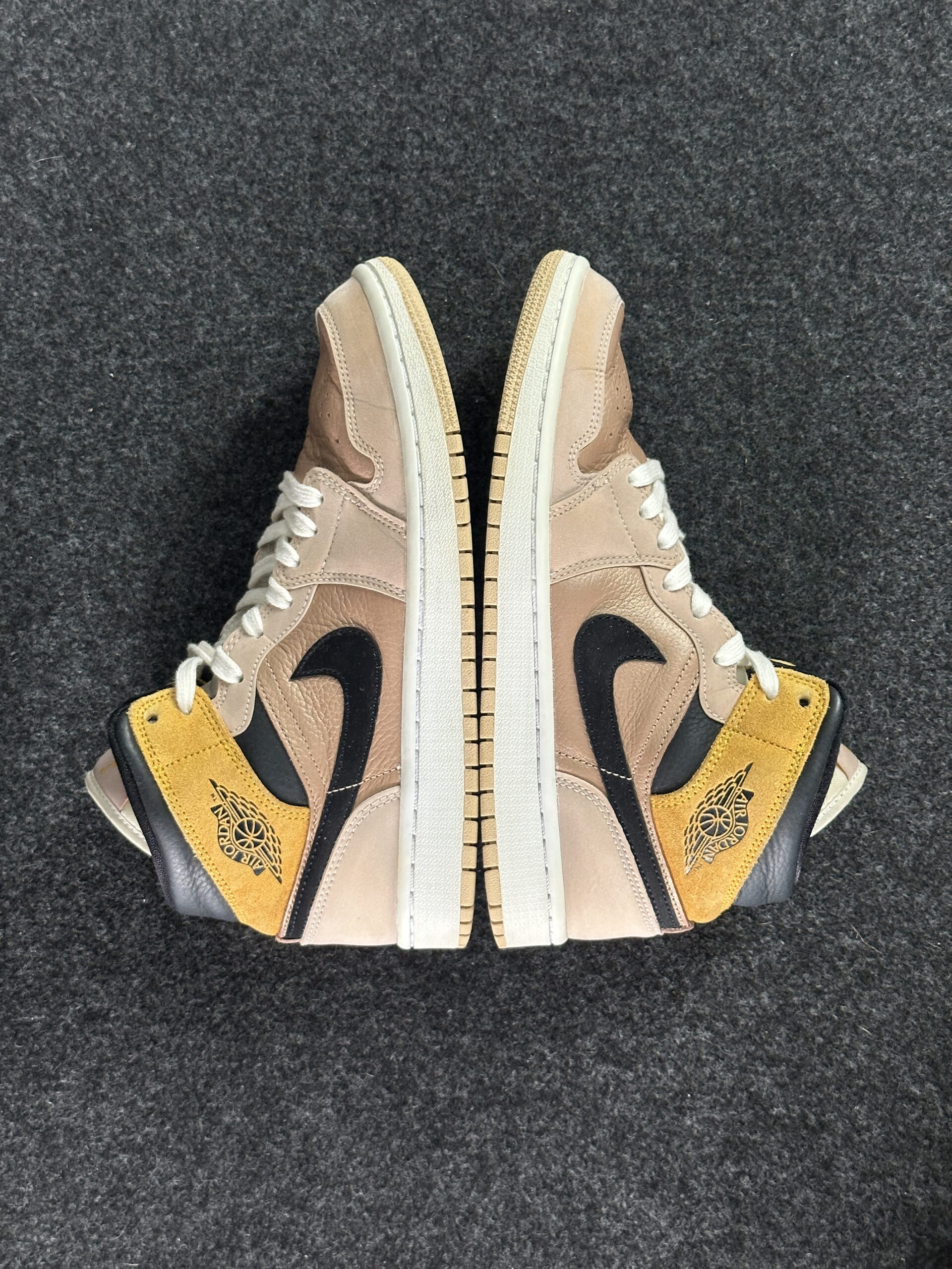 Air Jordan 1 Mid SE Particle Beige DD2224-200 taglia EU 39 vista esterna