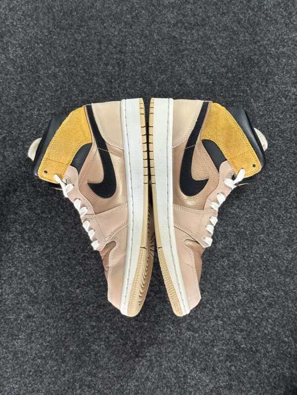 Air Jordan 1 Mid SE Particle Beige DD2224-200 taglia EU 39 vista interna