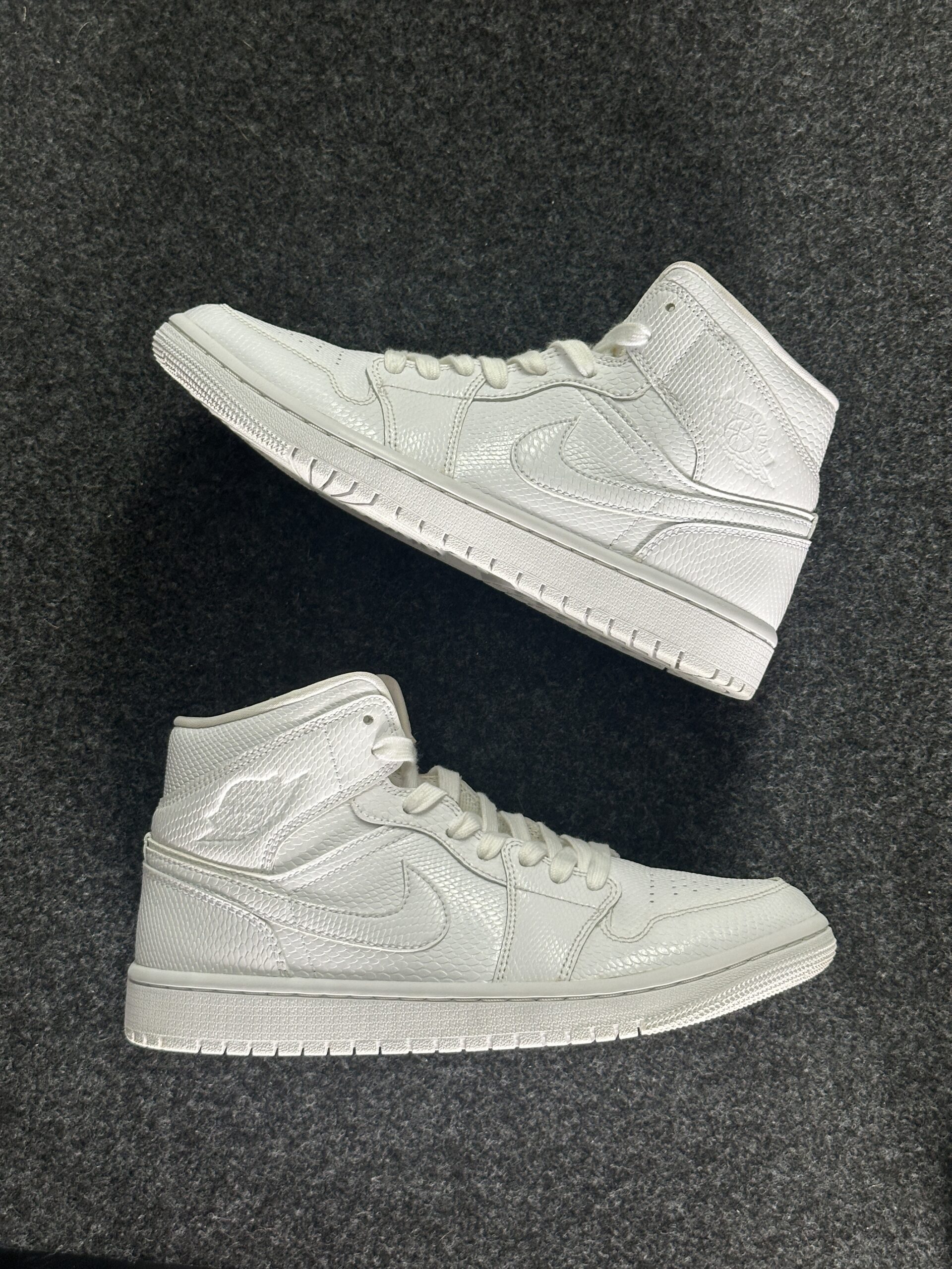 Air Jordan 1 Mid White Snakeskin BQ6472-110 taglia EU 40 vista principale