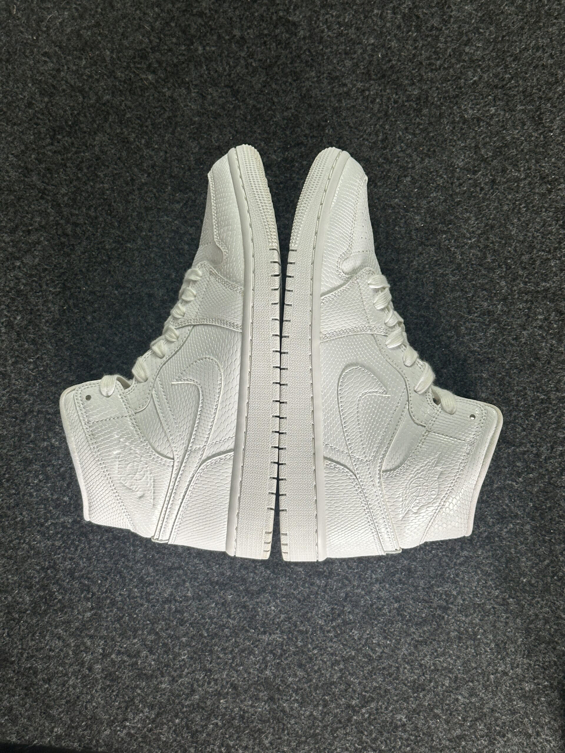 Air Jordan 1 Mid White Snakeskin BQ6472-110 taglia EU 40 vista esterna