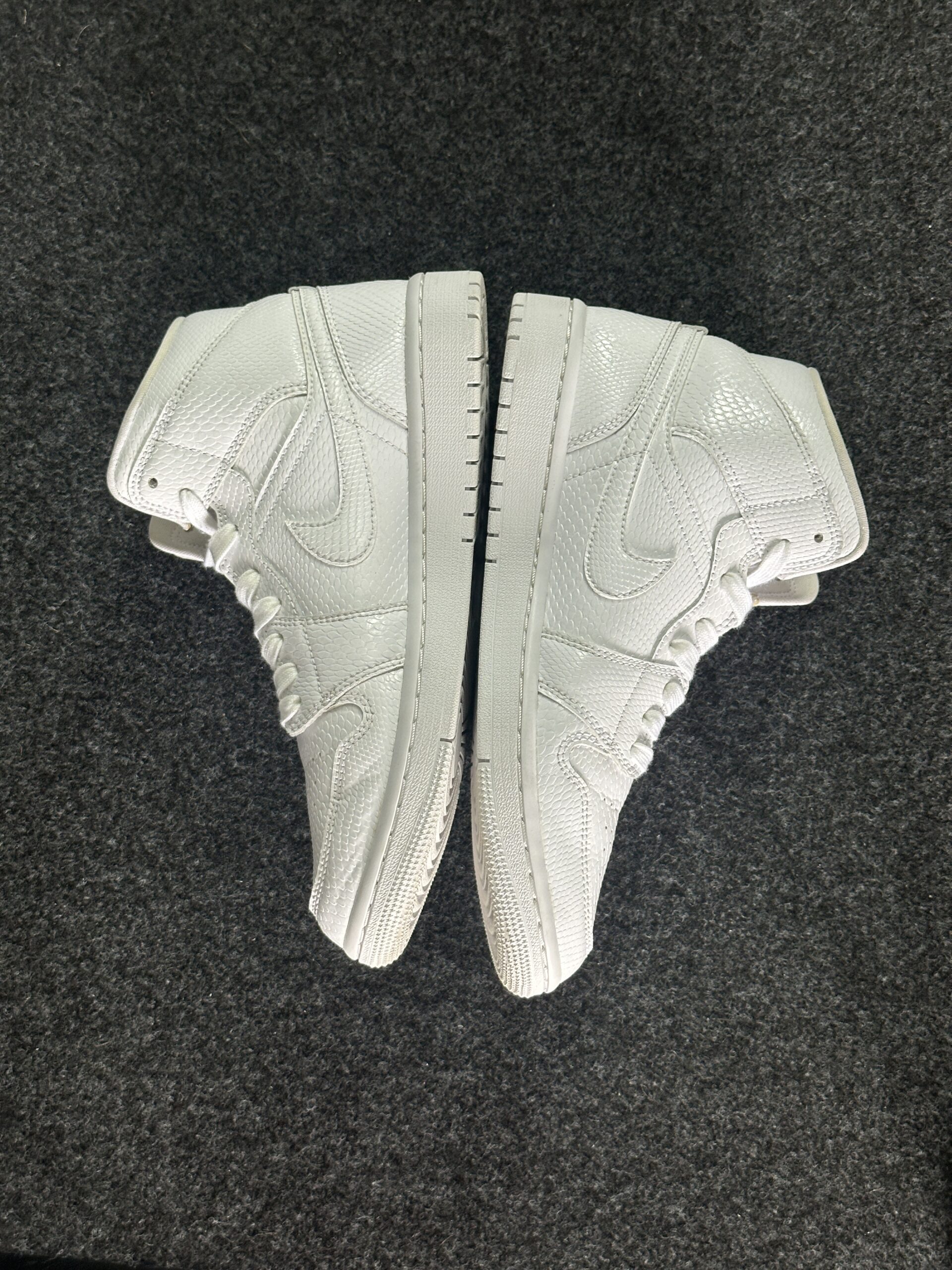 Air Jordan 1 Mid White Snakeskin BQ6472-110 taglia EU 40 vista interna
