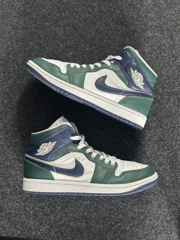 Air Jordan 1 Mid SE Noble Green DZ5326-300 taglia EU 40.5 vista principale