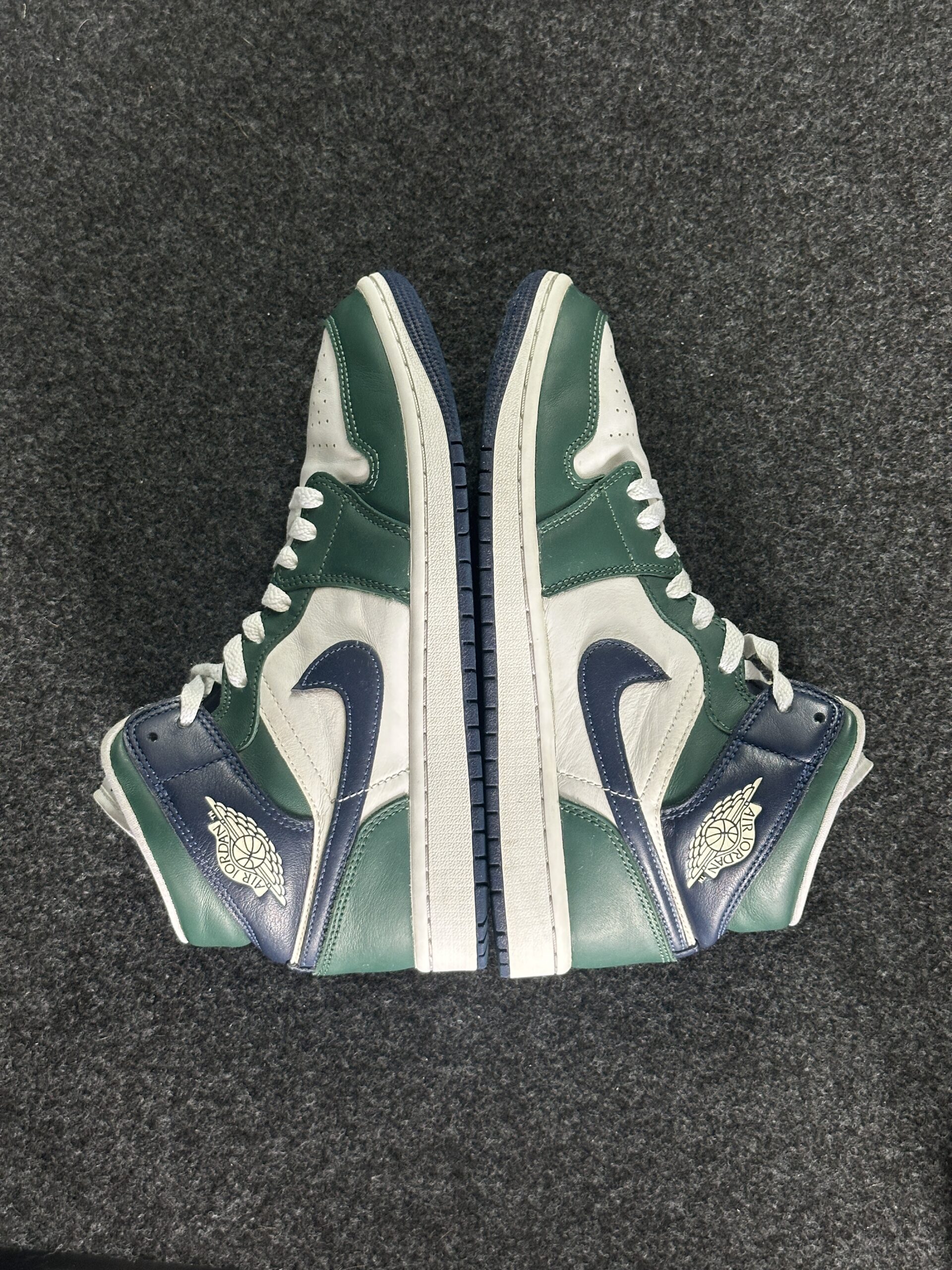 Air Jordan 1 Mid SE Noble Green DZ5326-300 taglia EU 40.5 vista esterna