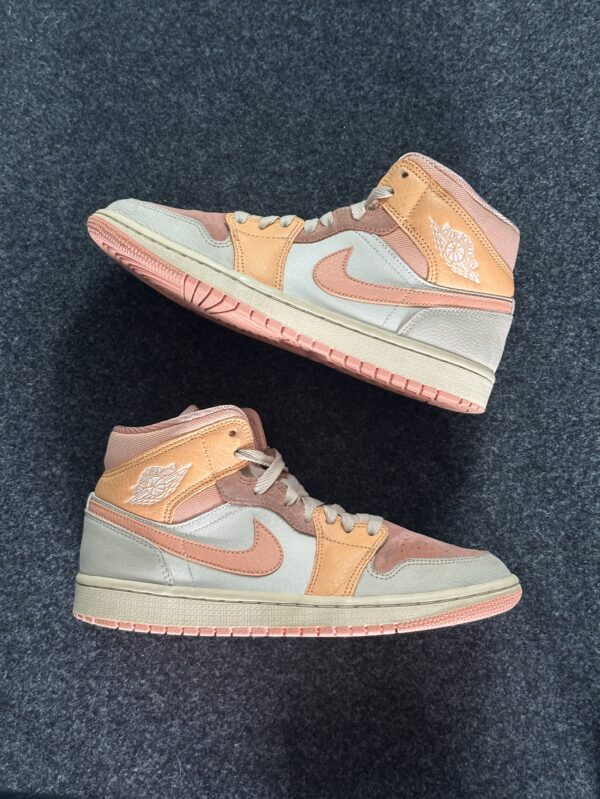 Air Jordan 1 Mid Apricot Orange DH4270-800 taglia EU 40 vista principale