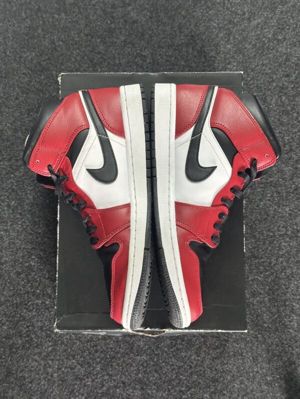 Air Jordan 1 Mid Chicago Black Toe 554724-069 taglia EU 41 vista interna