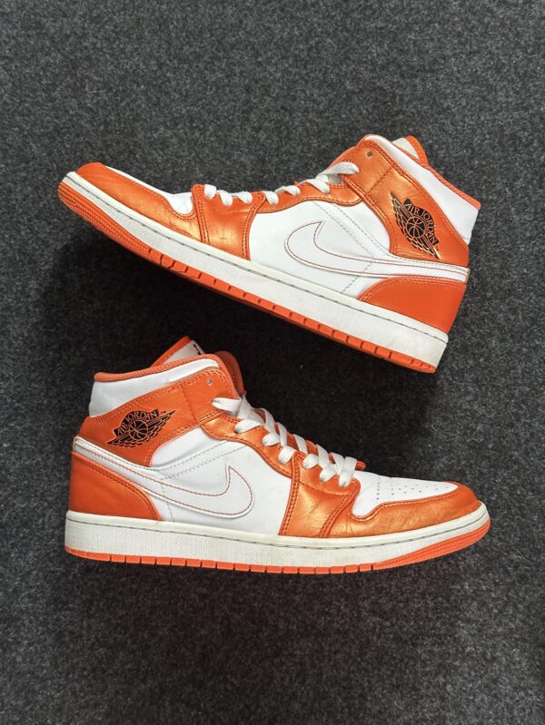 Air Jordan 1 Mid Metallic Orange DM3531-800 taglia EU 42.5 vista principale