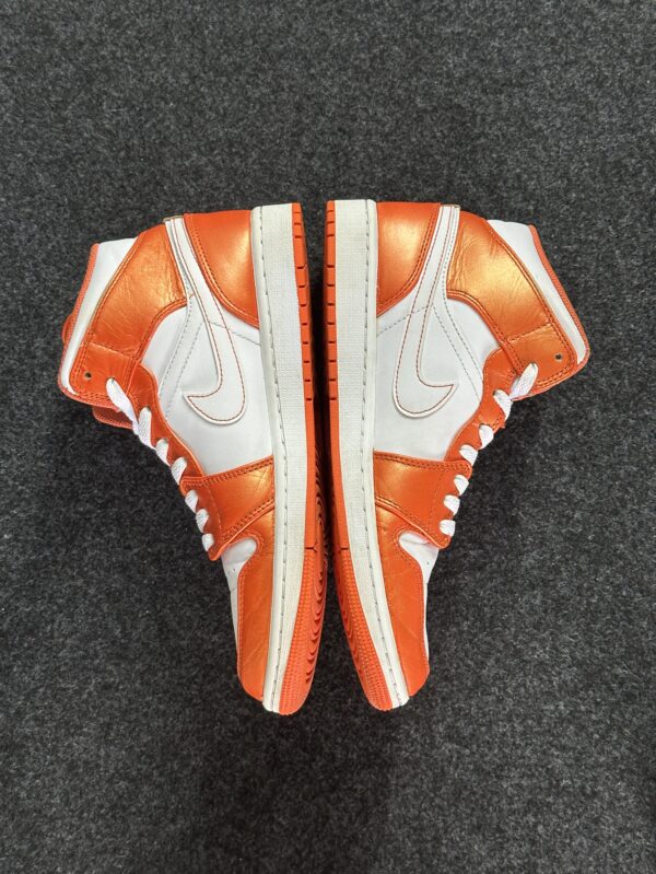 Air Jordan 1 Mid Metallic Orange DM3531-800 taglia EU 42.5 vista interna