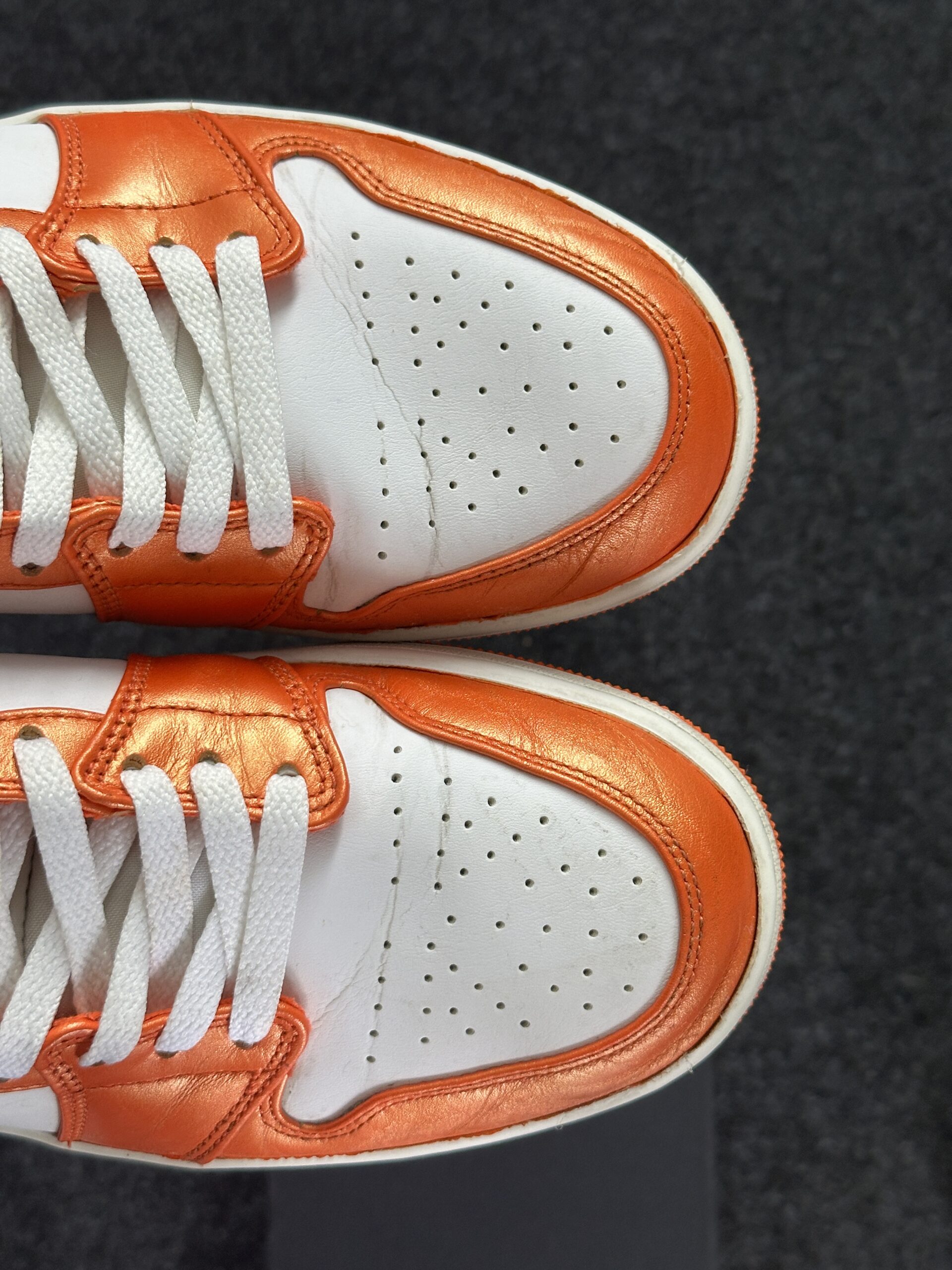Air Jordan 1 Mid Metallic Orange DM3531-800 taglia EU 42.5 vista dif