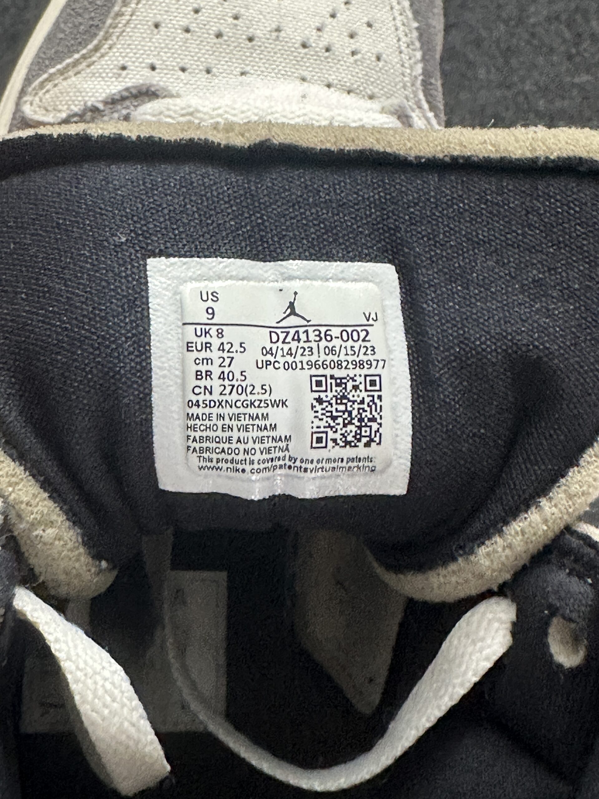 Air Jordan 1 Mid SE Craft Cement Grey DZ4136-002 taglia EU 42.5 vista label