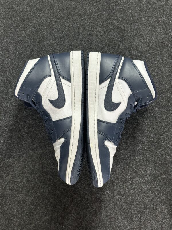 Air Jordan 1 Mid White Metallic Gold Obsidian 554724-174 taglia EU 42.5 vista interna