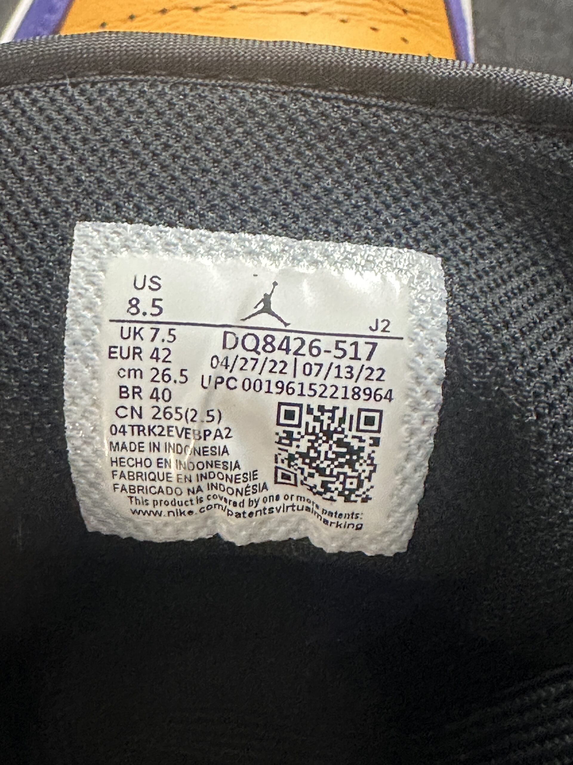 Air Jordan 1 Mid Lakers DQ8426-517 taglia EU 42 vista label