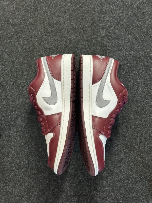 Air Jordan 1 Low Bordeaux 553558-615 taglia EU 43 vista interna