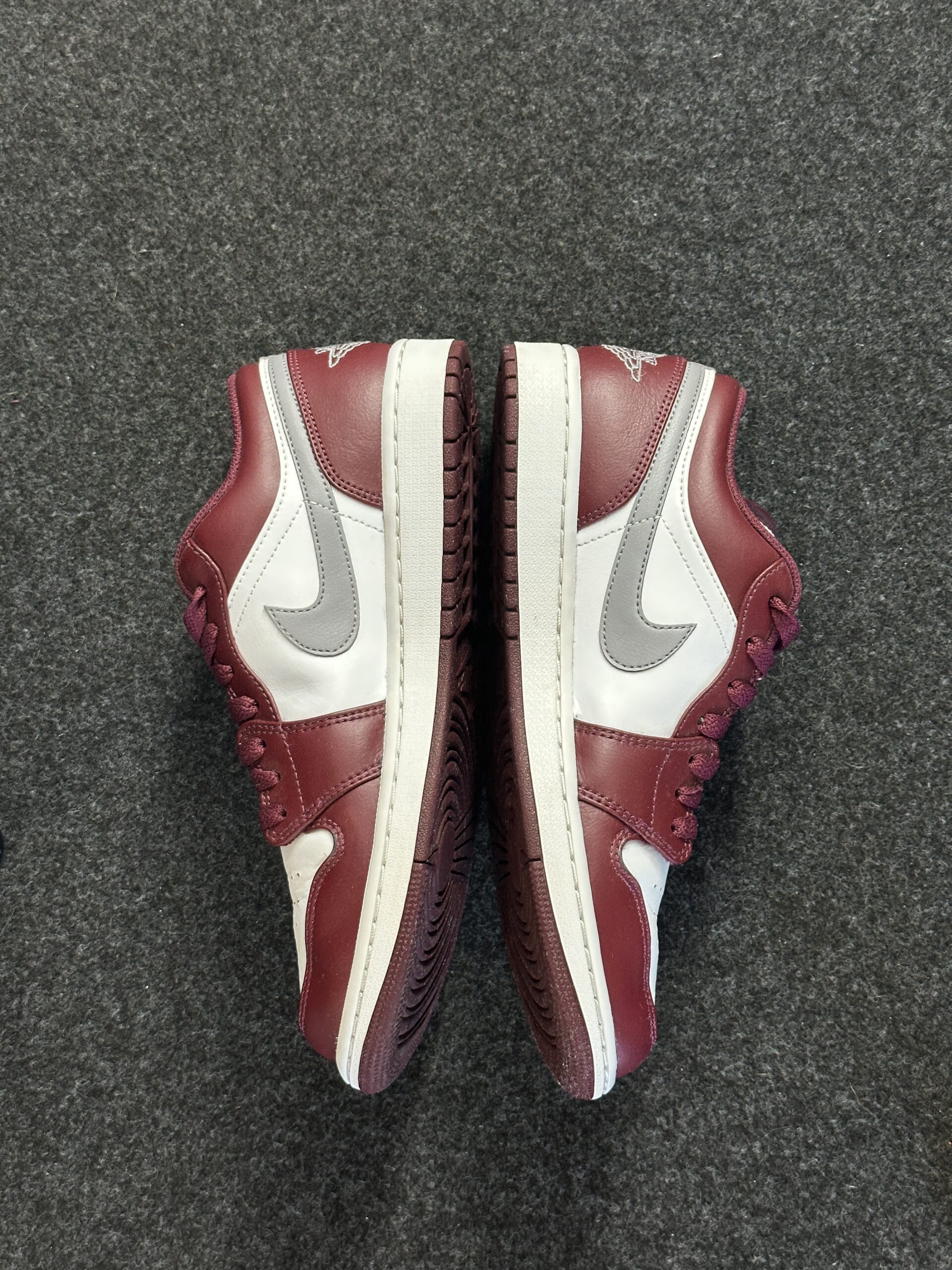 Air Jordan 1 Low Bordeaux 553558-615 taglia EU 43 vista interna