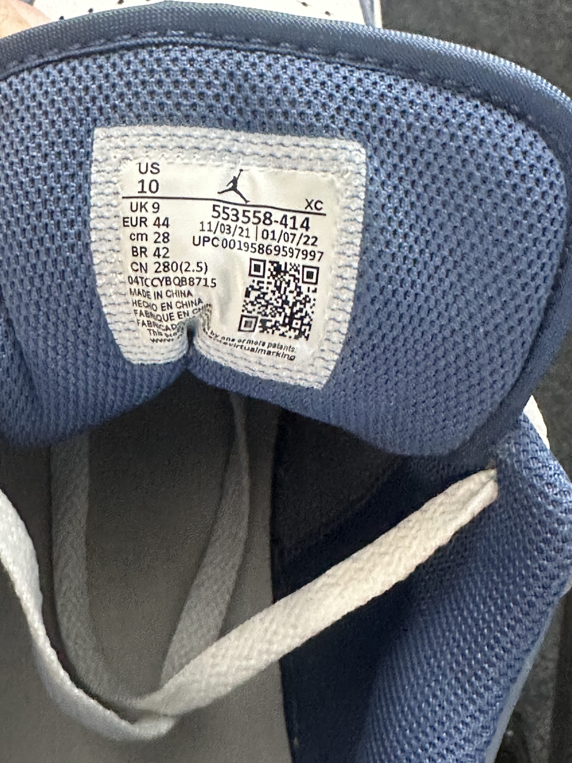 Air Jordan 1 Low Ashen Slate 553558-414 taglia EU 44 vista label