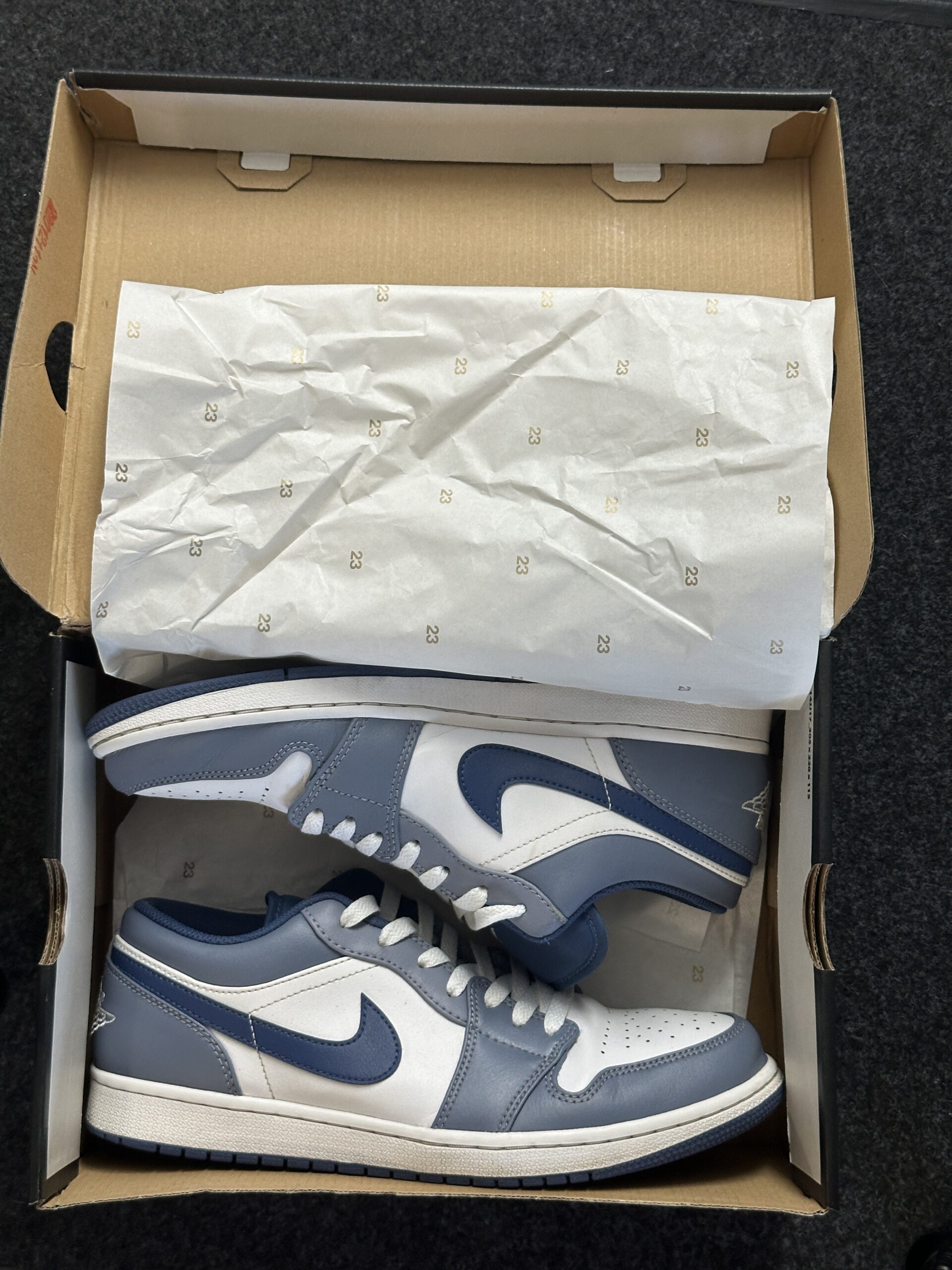 Air Jordan 1 Low Ashen Slate 553558-414 taglia EU 44 vista intbox