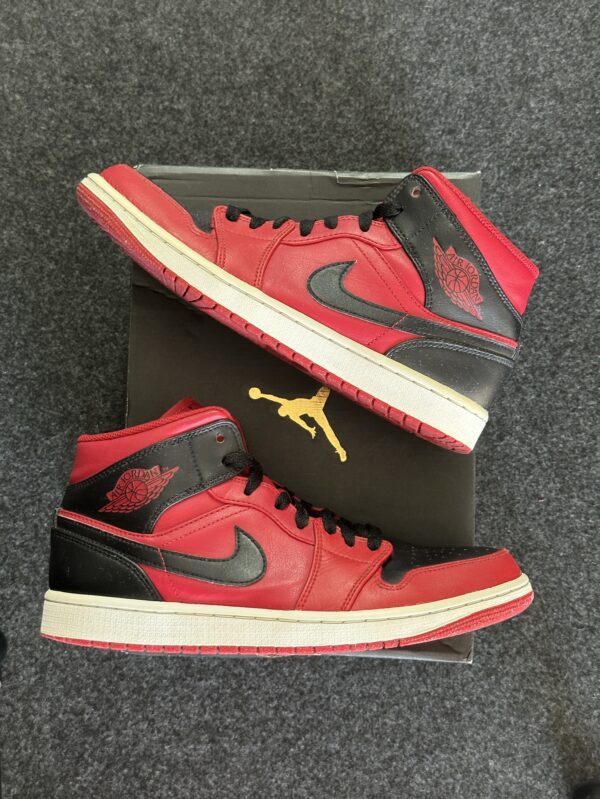 Air Jordan 1 Mid Reverse Bred 554724-660 taglia EU 42.5 vista principale