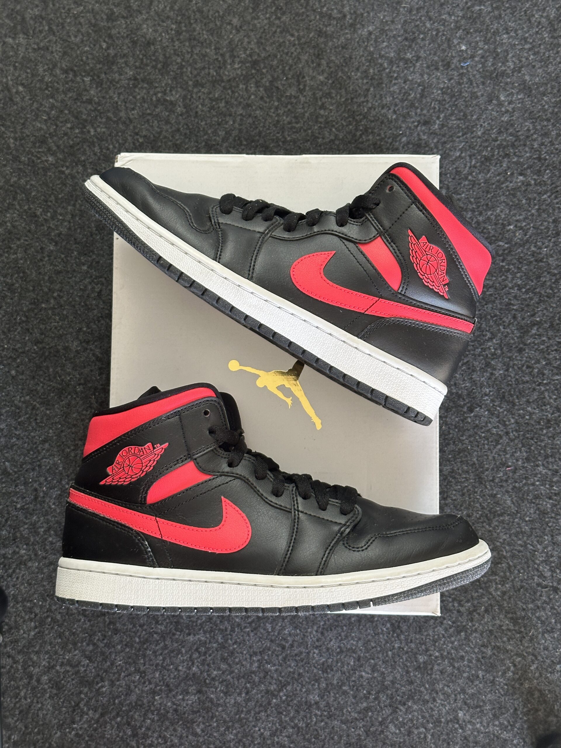 Air Jordan 1 Mid Siren Red BQ6472-004 taglia EU 40.5 vista principale