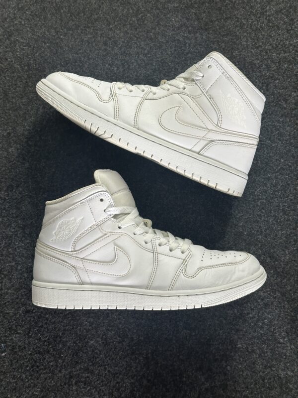 Air Jordan 1 Mid Triple White 554724-136 taglia EU 42.5 vista principale