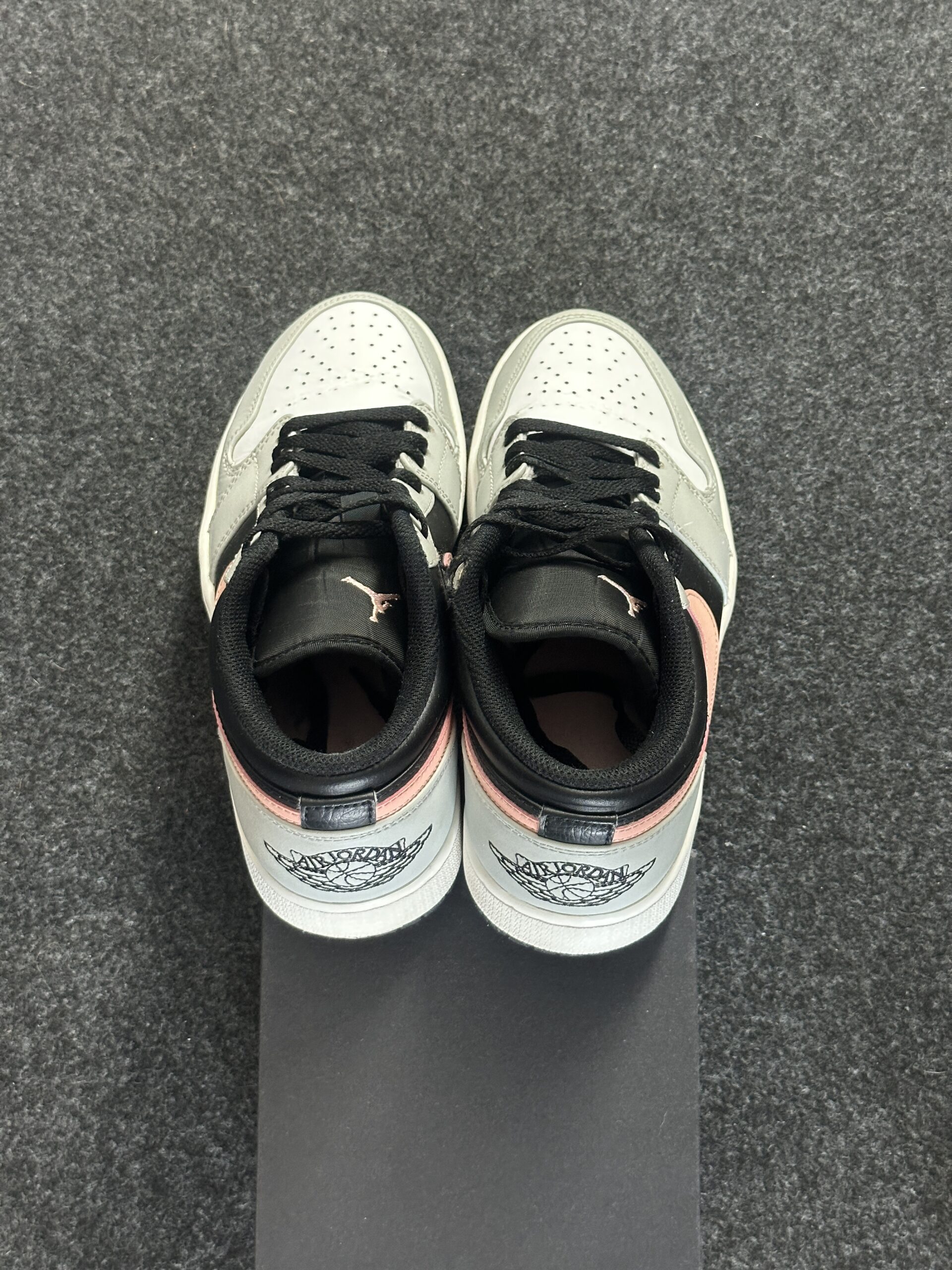 Air Jordan 1 Low Black Grey Pink 553558-062 taglia EU 41 vista tallone
