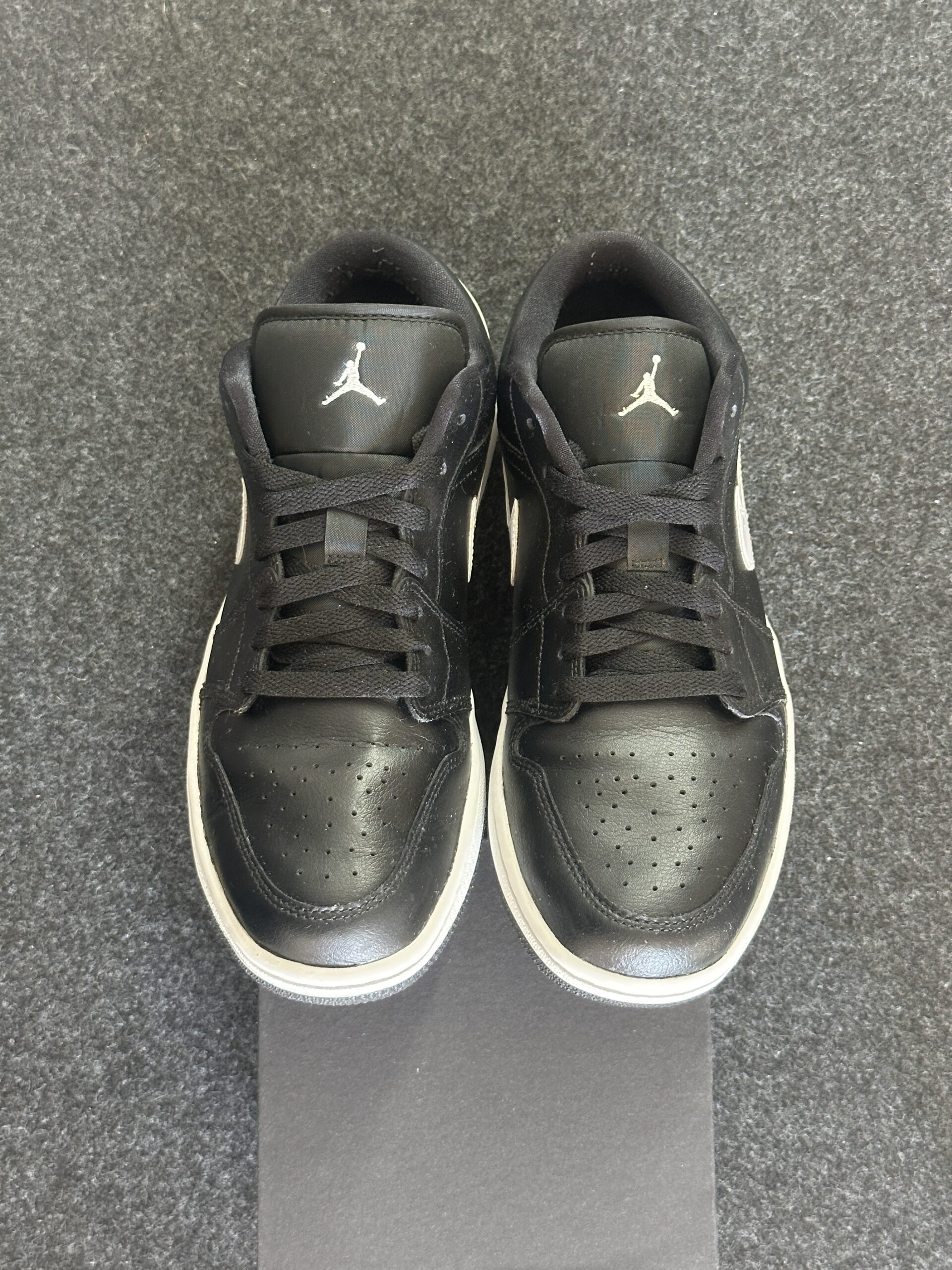 Air Jordan 1 Low Black White DV0990-001 taglia EU 43 vista punta