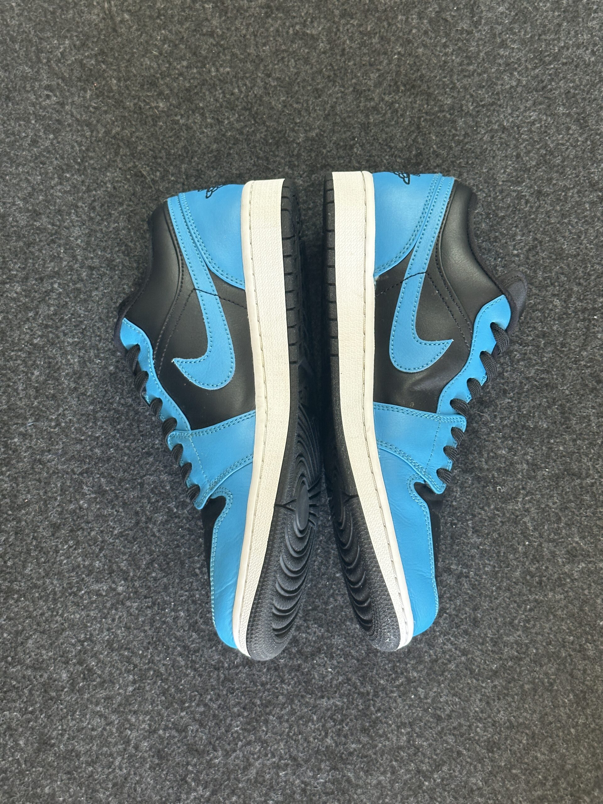 Air Jordan 1 Low Laser Blue 553558-410 taglia EU 43 vista interna