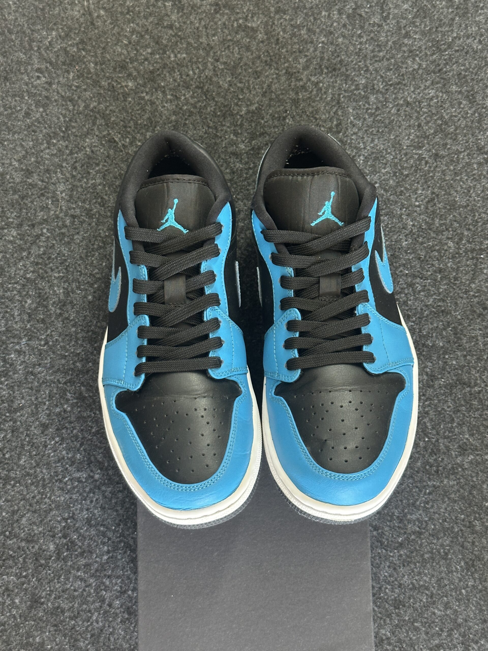 Air Jordan 1 Low Laser Blue 553558-410 taglia EU 43 vista punta