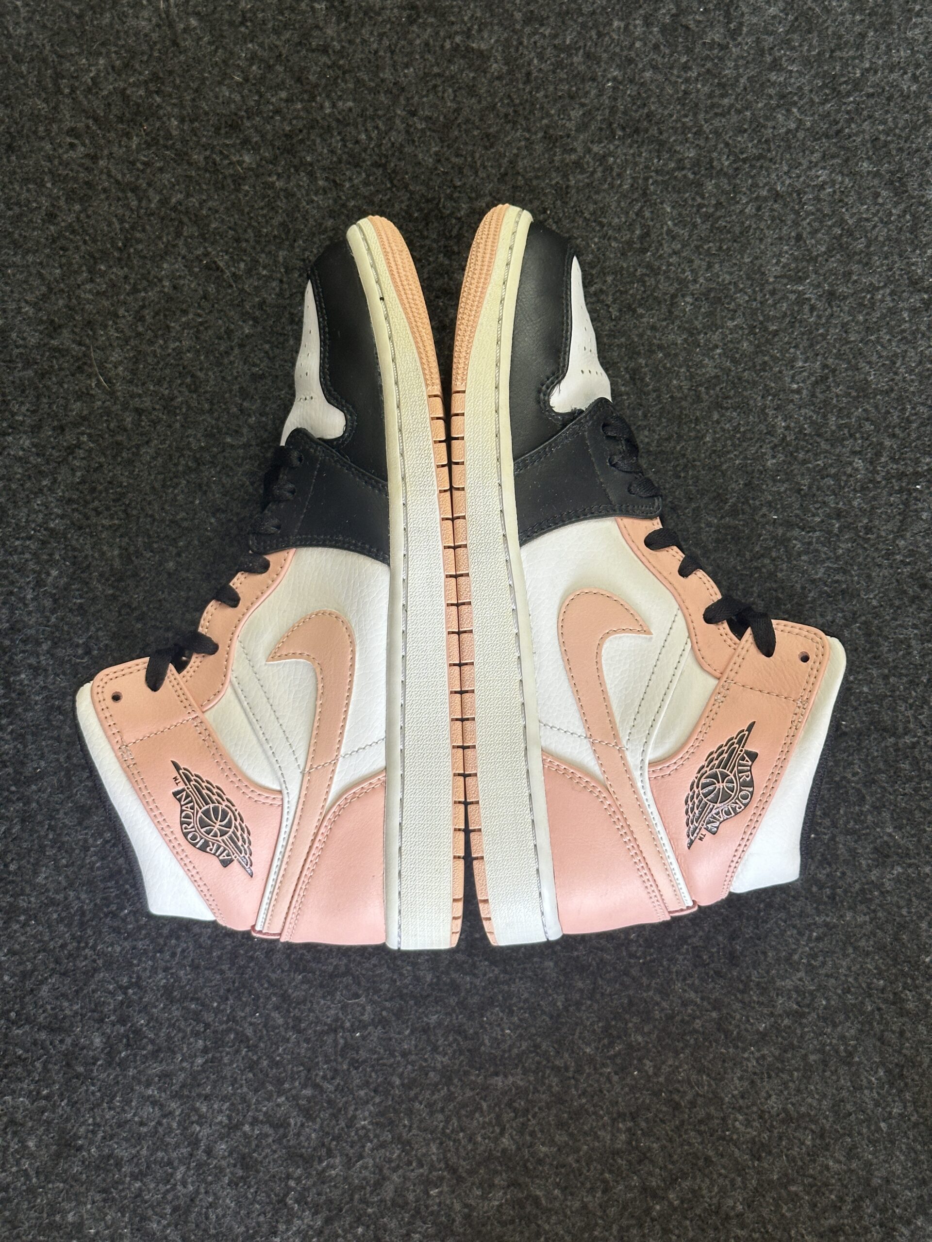 Air Jordan 1 Mid Crimson Tint 554724-133 taglia EU 42.5 vista esterna