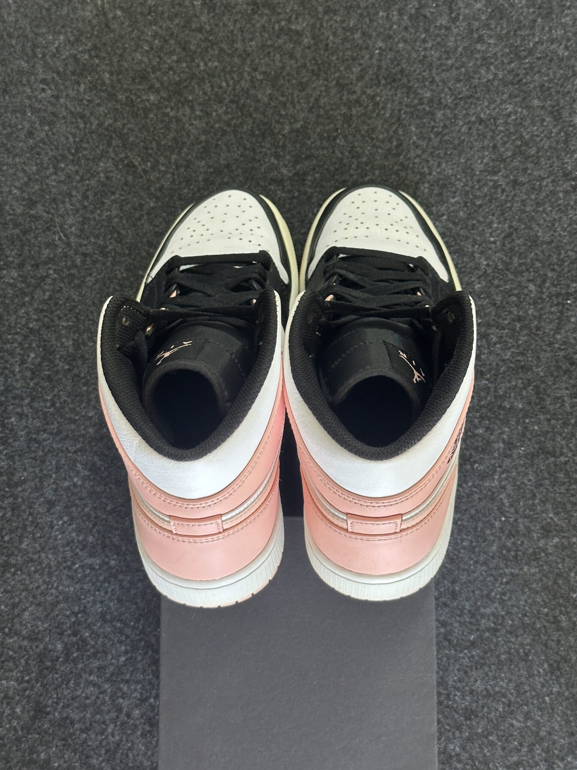 Air Jordan 1 Mid Crimson Tint 554724-133 taglia EU 42.5 vista tallone