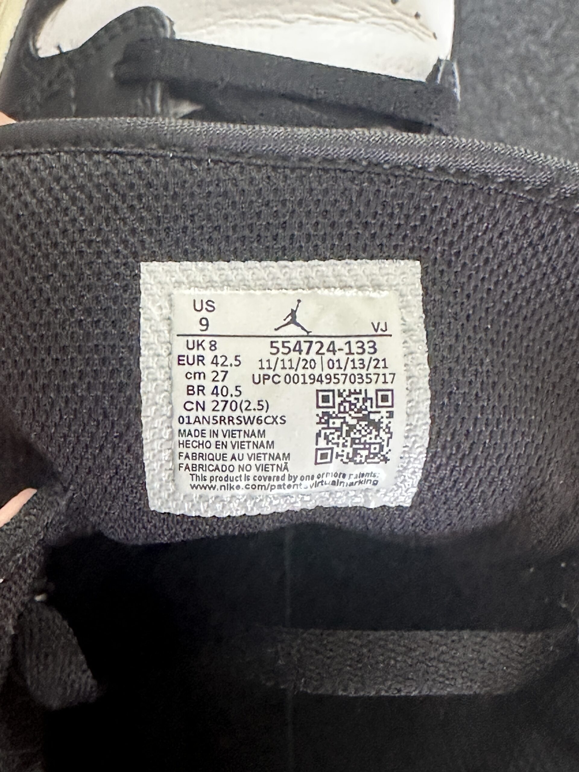 Air Jordan 1 Mid Crimson Tint 554724-133 taglia EU 42.5 vista label