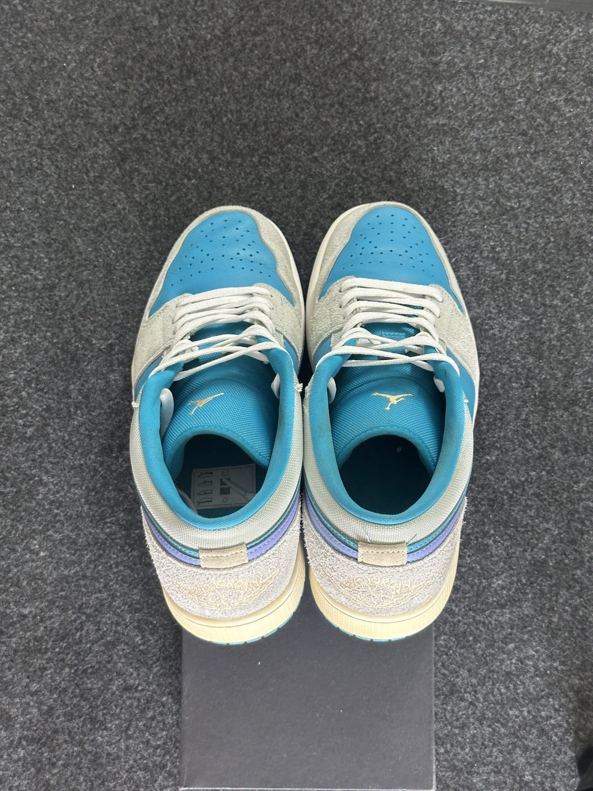Air Jordan 1 Low SE Pistachio Aquatone DX4334-300 taglia EU 45.5 vista tallone