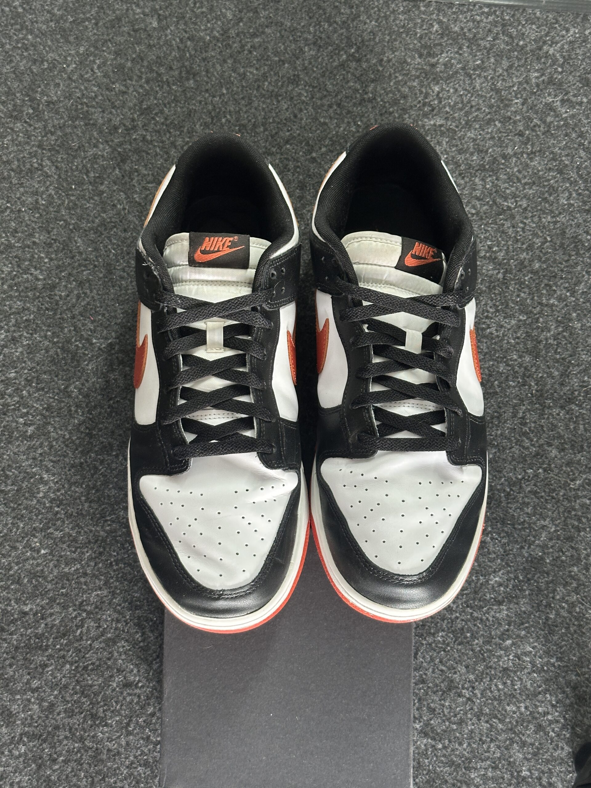 Nike Dunk Low Retro Dragon Red DV0833-108 taglia EU 46 vista punta