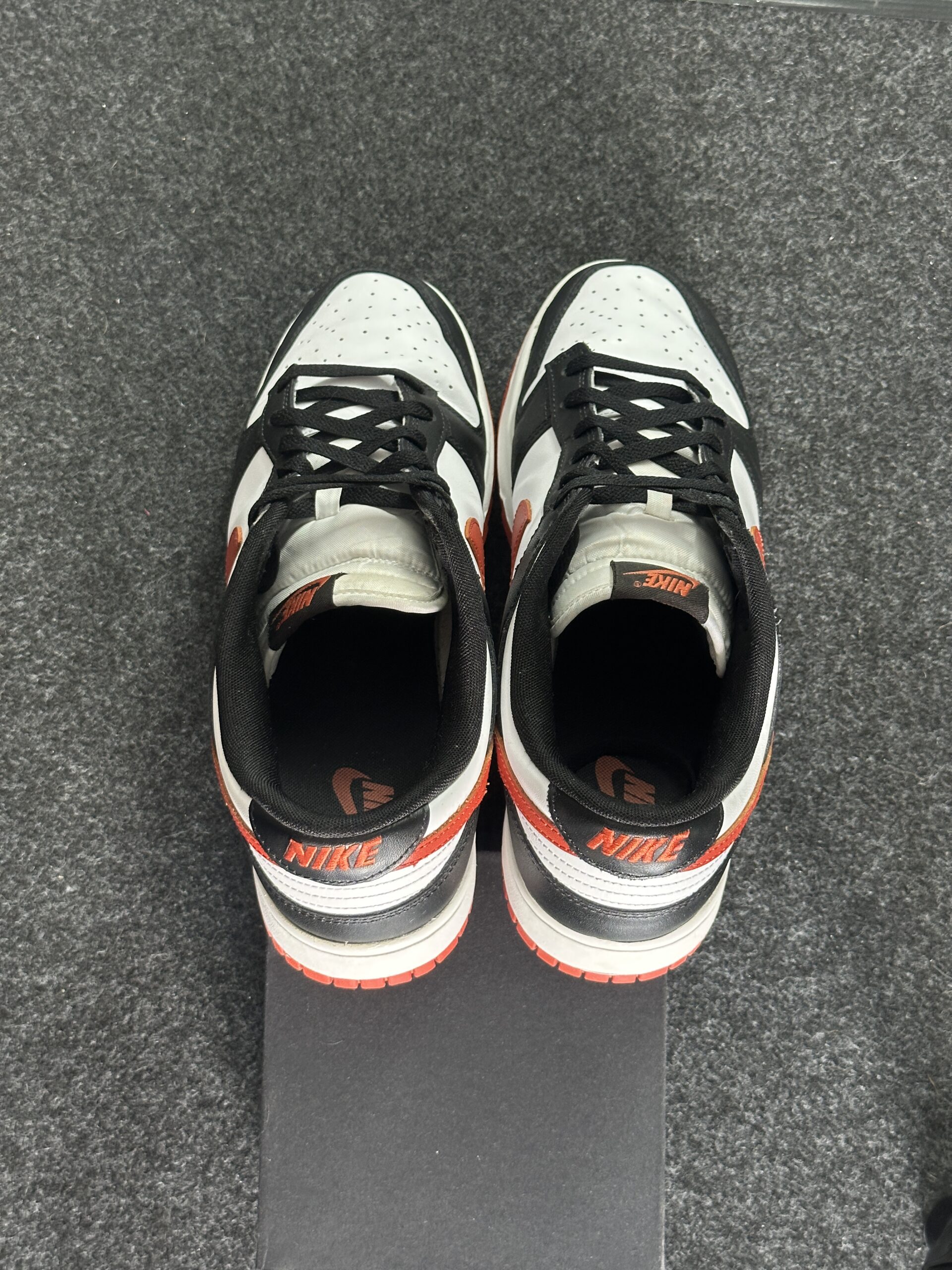 Nike Dunk Low Retro Dragon Red DV0833-108 taglia EU 46 vista tallone