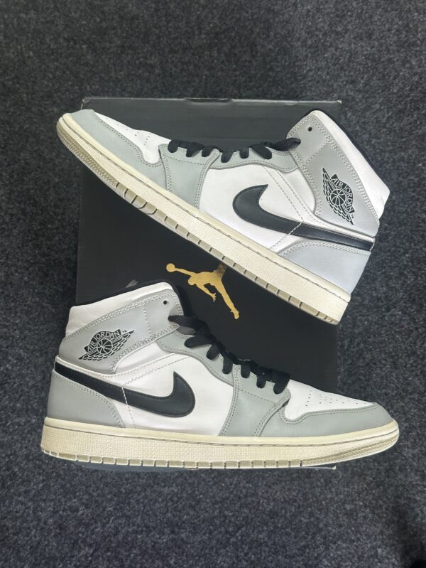 Air Jordan 1 Mid Light Smoke Grey 554724-092 taglia EU 41 vista principale