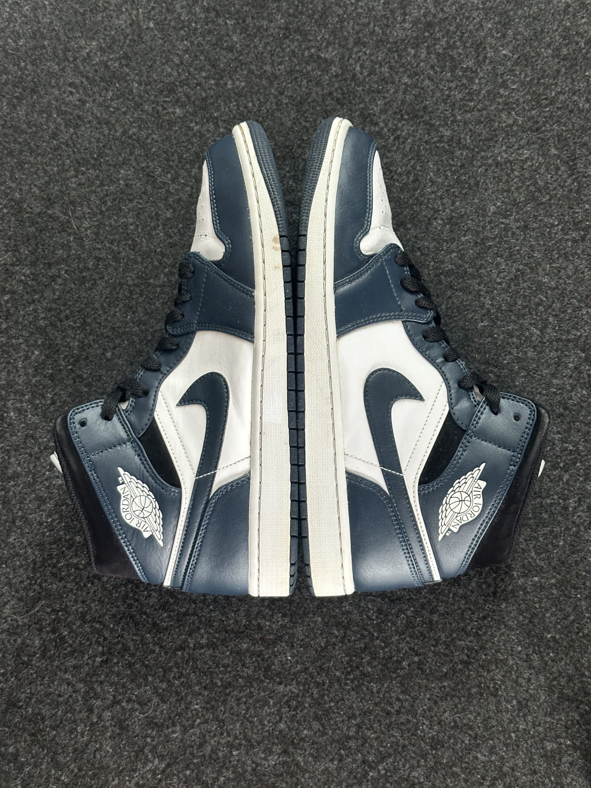 Air Jordan 1 Mid Armory Navy 554724-411 taglia EU 45 vista esterna