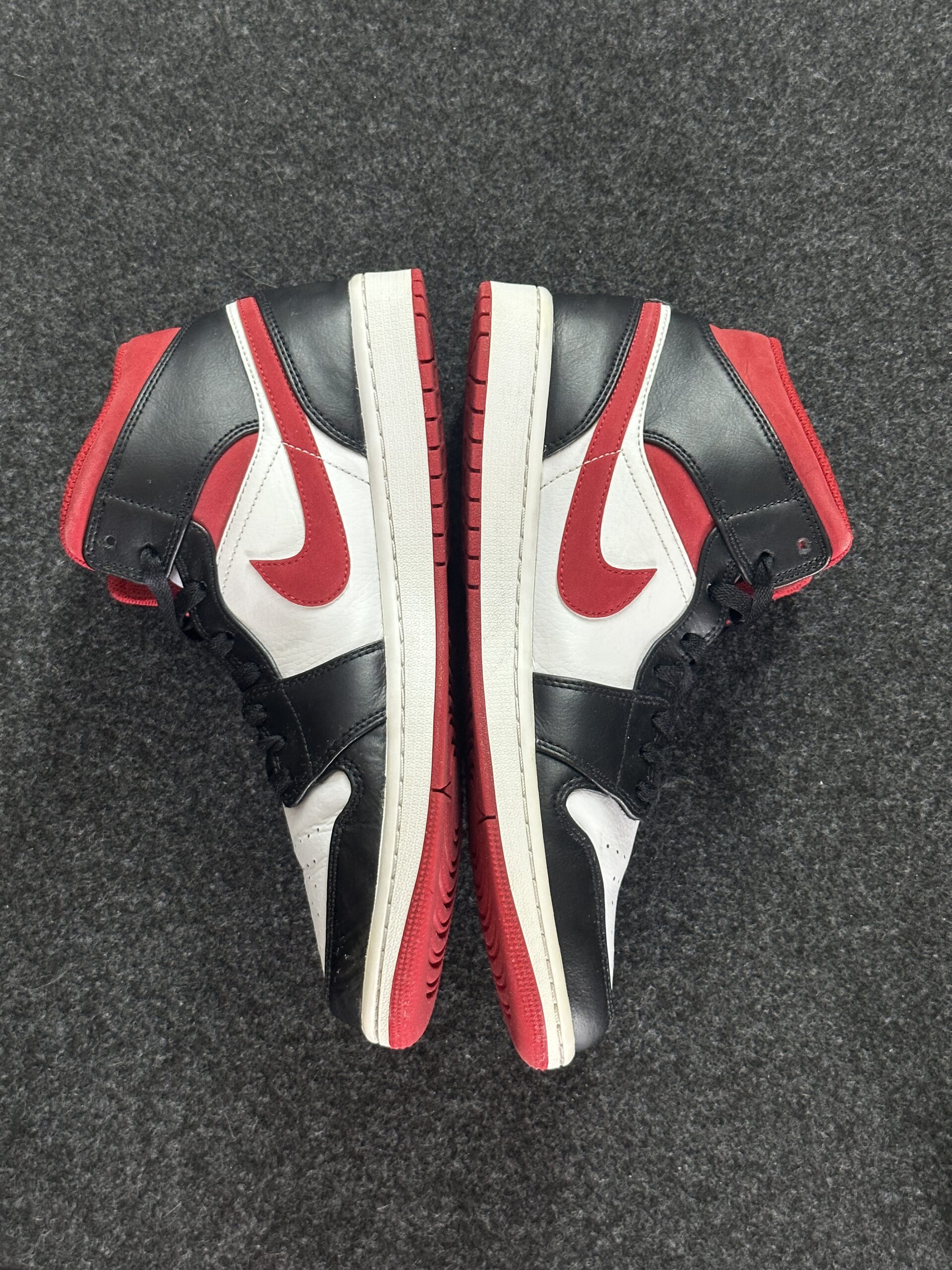 Air Jordan 1 Mid Metallic Red 554724-122 taglia EU 45 vista interna