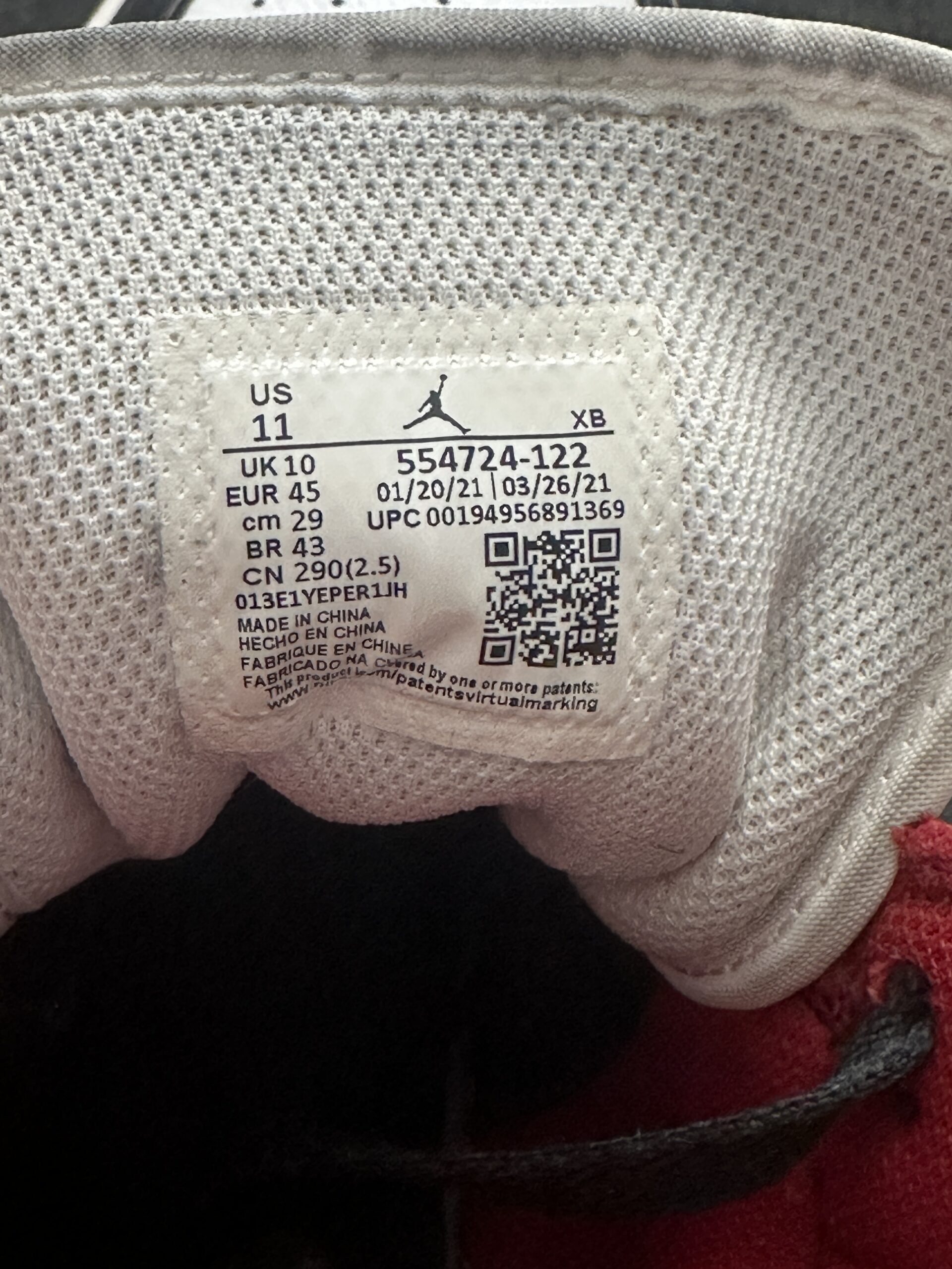 Air Jordan 1 Mid Metallic Red 554724-122 taglia EU 45 vista label