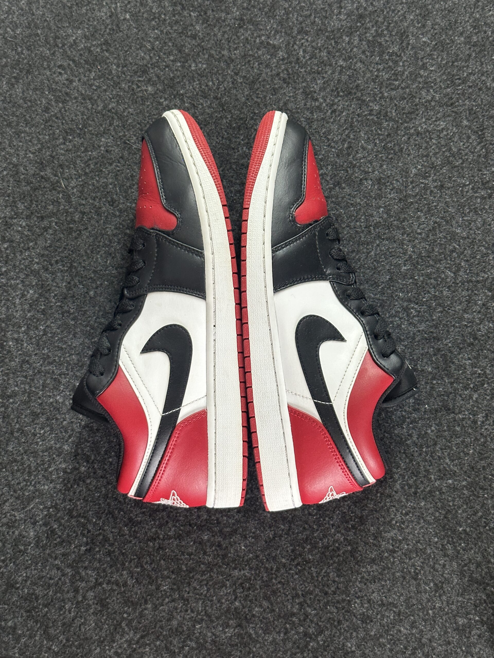 Air Jordan 1 Low Bred Toe 553558-612 taglia EU 45 vista esterna