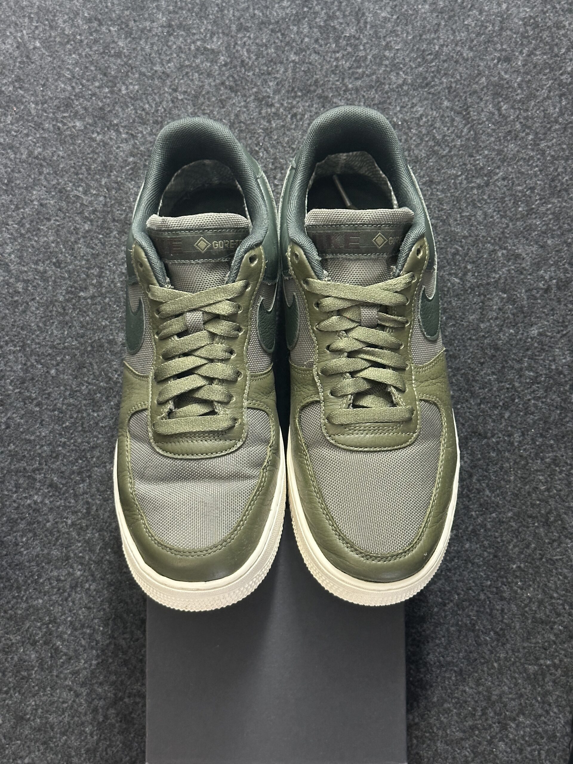 Nike Air Force 1 Low Gore-Tex Medium Olive CT2858-200 taglia EU 44 vista punta