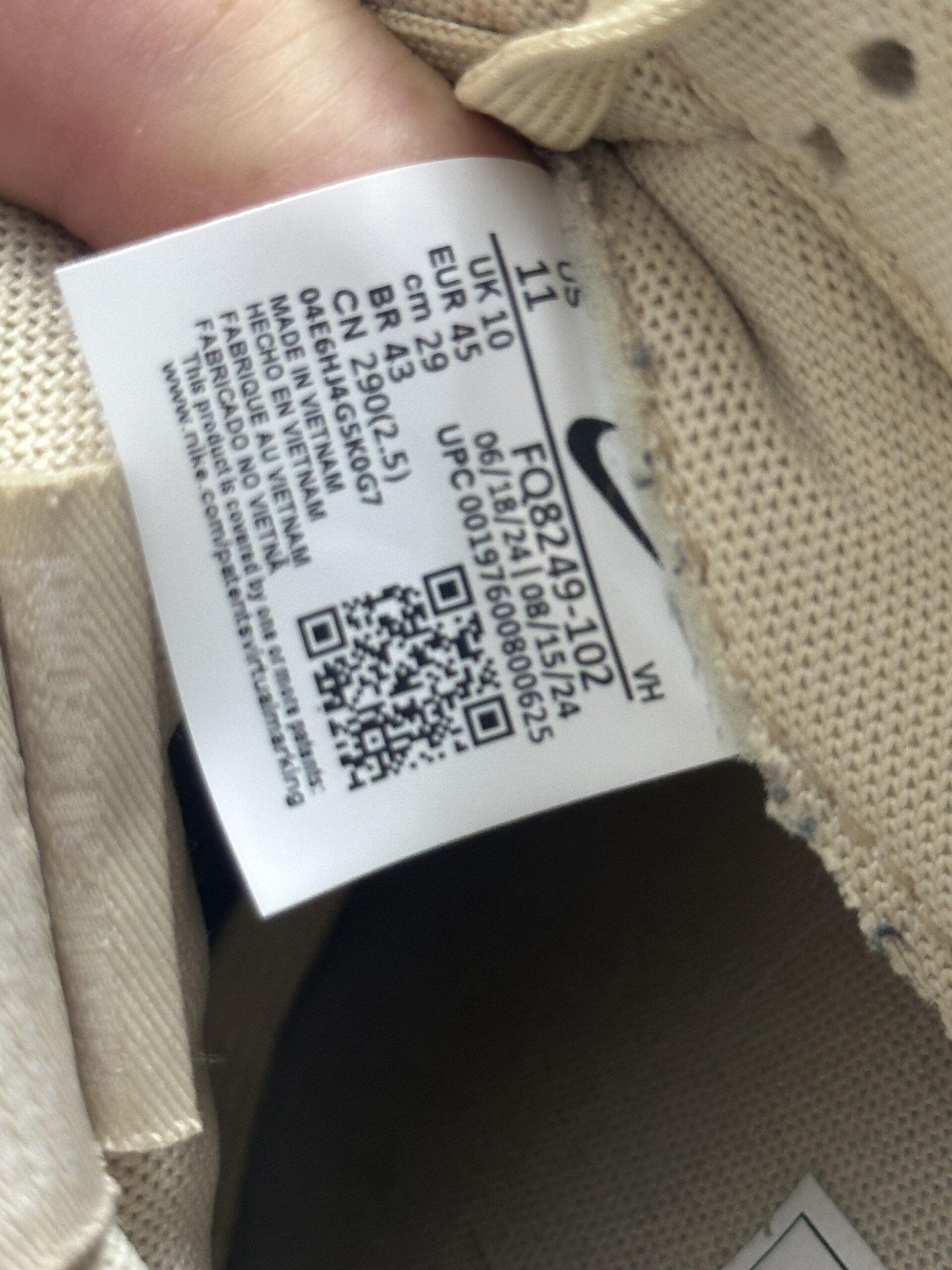 Nike Dunk Low SE Team Gold Suede FQ8249-102 taglia EU 45 vista label